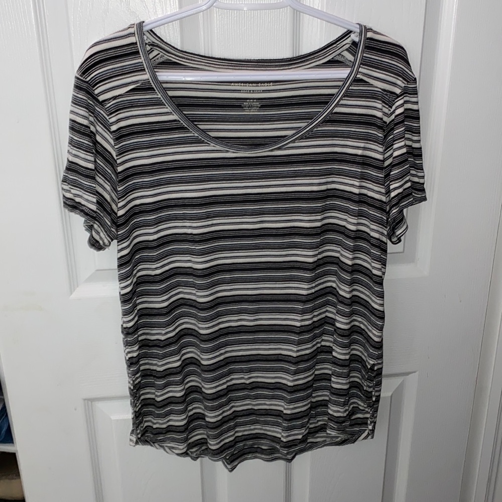 american eagle T-shirt